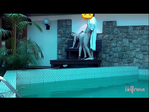 ❤️ Inaanyayahan ni Boss ang kasambahay sa pool, ngunit hindi napigilan ang init ❌ Russian porn sa tl.teatroporno.ru ☑